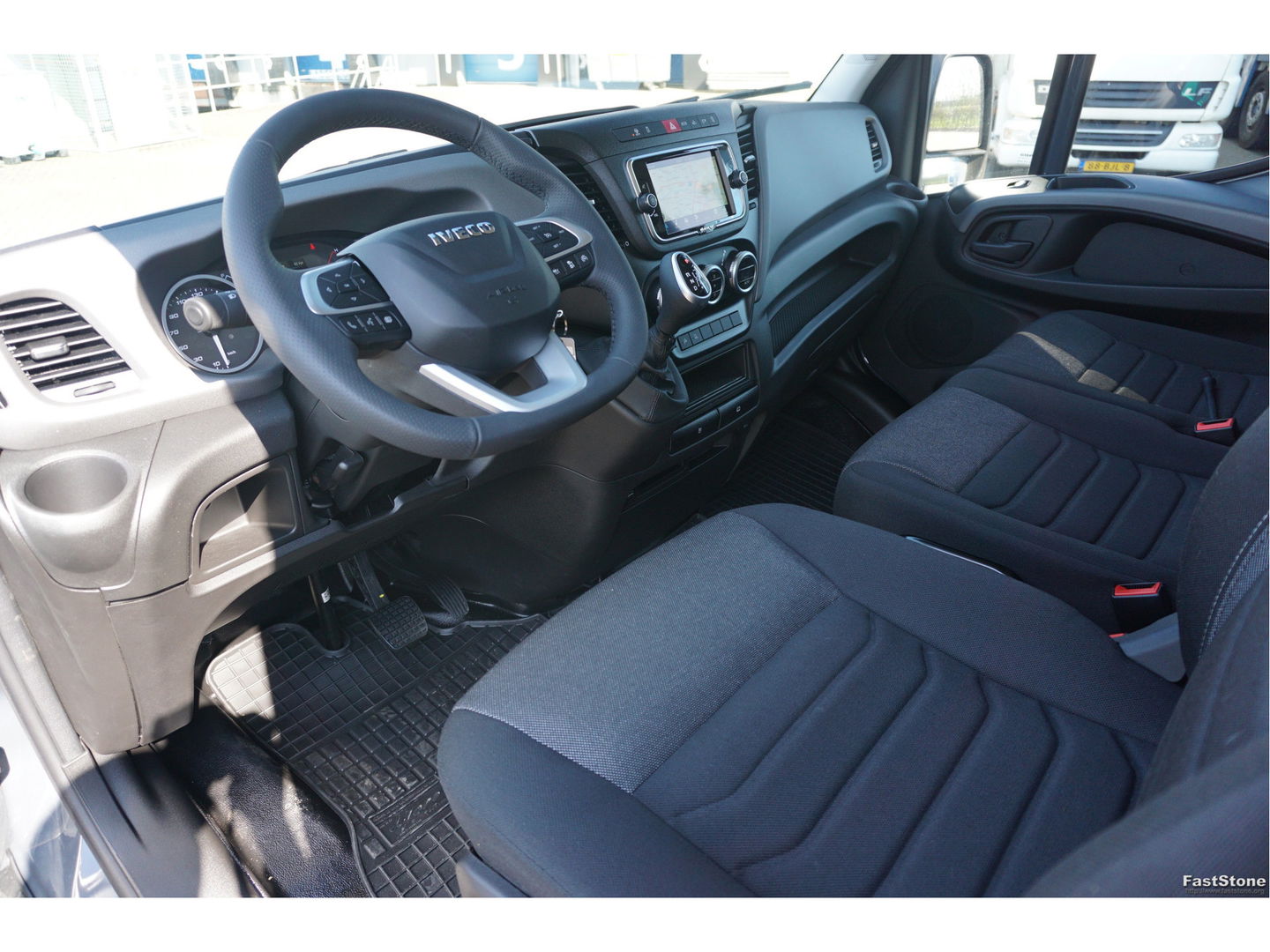 Iveco Daily 35S18 3.0 L4H2 Hi-Matic BPM VRIJ!! Clima, ACC, Navi, Cam, LM Velg Trekhaak!! NR. 551