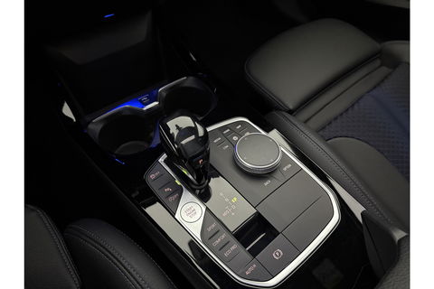 BMW 1-serie 118i M-Sport 141PK  Pano Carplay Sfeer Virtual LED Clima Camera Cruise Navi Memory-Seat PDC 17"LMV