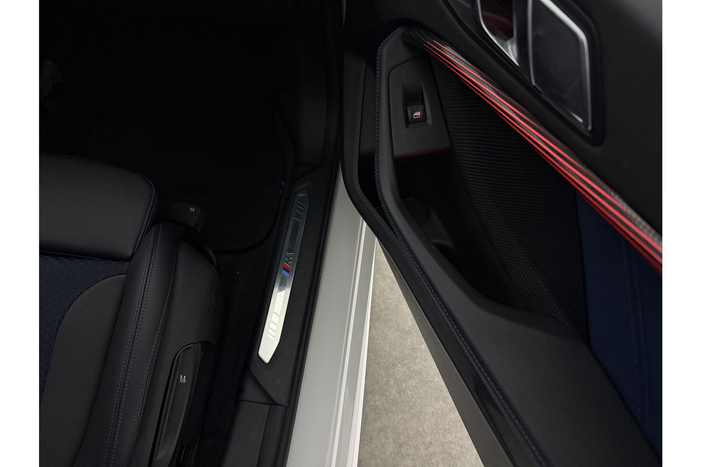 BMW 1-serie 118i M-Sport 141PK  Pano Carplay Sfeer Virtual LED Clima Camera Cruise Navi Memory-Seat PDC 17"LMV
