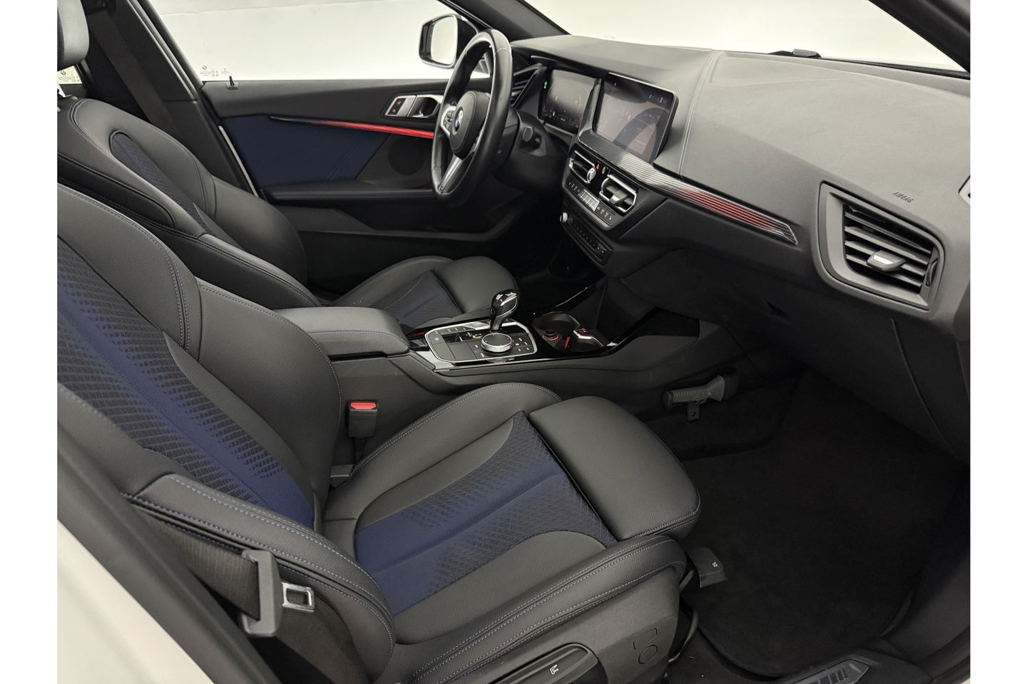 BMW 1-serie 118i M-Sport 141PK  Pano Carplay Sfeer Virtual LED Clima Camera Cruise Navi Memory-Seat PDC 17"LMV