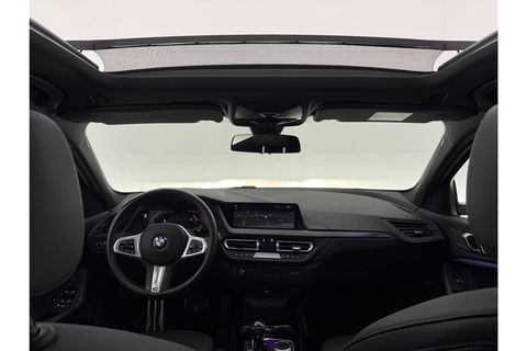 BMW 1-serie 118i M-Sport 141PK  Pano Carplay Sfeer Virtual LED Clima Camera Cruise Navi Memory-Seat PDC 17"LMV