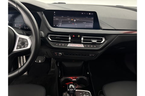 BMW 1-serie 118i M-Sport 141PK  Pano Carplay Sfeer Virtual LED Clima Camera Cruise Navi Memory-Seat PDC 17"LMV