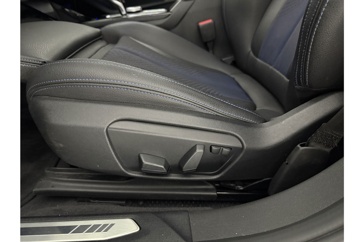 BMW 1-serie 118i M-Sport 141PK  Pano Carplay Sfeer Virtual LED Clima Camera Cruise Navi Memory-Seat PDC 17"LMV