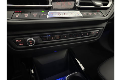BMW 1-serie 118i M-Sport 141PK  Pano Carplay Sfeer Virtual LED Clima Camera Cruise Navi Memory-Seat PDC 17"LMV