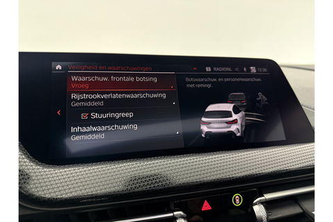 BMW 1-serie 118i M-Sport 141PK  Pano Carplay Sfeer Virtual LED Clima Camera Cruise Navi Memory-Seat PDC 17"LMV