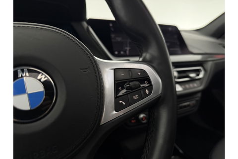 BMW 1-serie 118i M-Sport 141PK  Pano Carplay Sfeer Virtual LED Clima Camera Cruise Navi Memory-Seat PDC 17"LMV