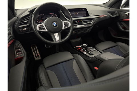 BMW 1-serie 118i M-Sport 141PK  Pano Carplay Sfeer Virtual LED Clima Camera Cruise Navi Memory-Seat PDC 17"LMV