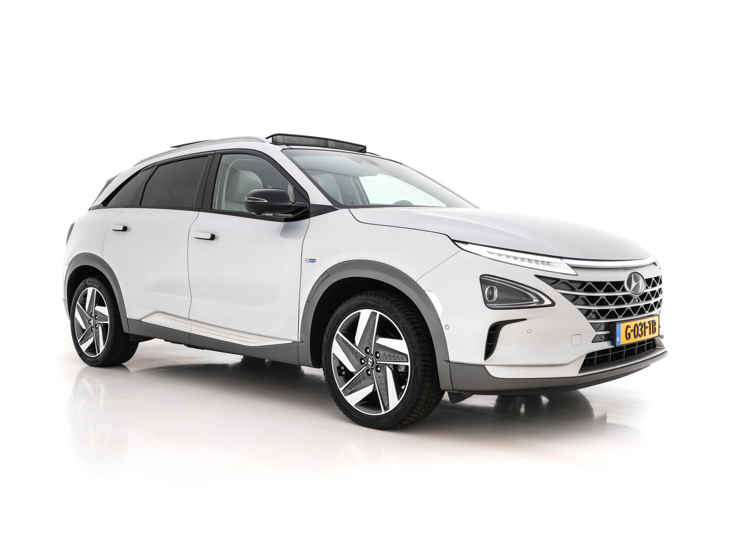 Hyundai NEXO FCEV Plus Pack [ HYDROGENIUM ] (INCL-BTW) (WATERSTOF) *PANO | NAPPA-FULL-LEATHER | NAVI-FULLMAP | ADAPT.CRUISE |  FULL-LED | KEYLESS | DAB |  KRELL-AUDIO | WIDESCREEN-COCKPIT | SURROUND-VIEW | SHIFT-PADDLES | COMFORT-SEATS