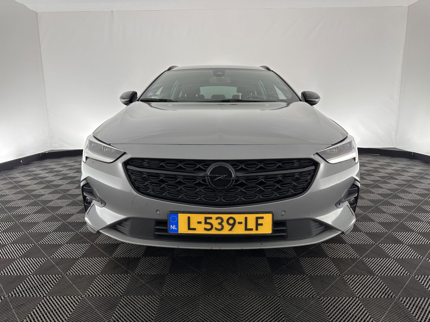 Opel Insignia Sports Tourer 2.0 Turbo GS-Sport-Line Aut. *FULL-LEATHER | BOSE-SOUND | HEAD-UP | ADAPT.CRUISE | FULL-LED | MEMORY-PACK | SPORT/HEATED/COOLED/MASSAGE-SEATS  | NAVI-FULLMAP | GREY-WRAPPED | KEYLESS | CAMERA | CARPLAY | LANE-ASSIST