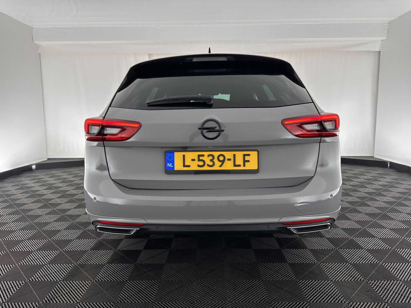 Opel Insignia Sports Tourer 2.0 Turbo GS-Sport-Line Aut. *FULL-LEATHER | BOSE-SOUND | HEAD-UP | ADAPT.CRUISE | FULL-LED | MEMORY-PACK | SPORT/HEATED/COOLED/MASSAGE-SEATS  | NAVI-FULLMAP | GREY-WRAPPED | KEYLESS | CAMERA | CARPLAY | LANE-ASSIST