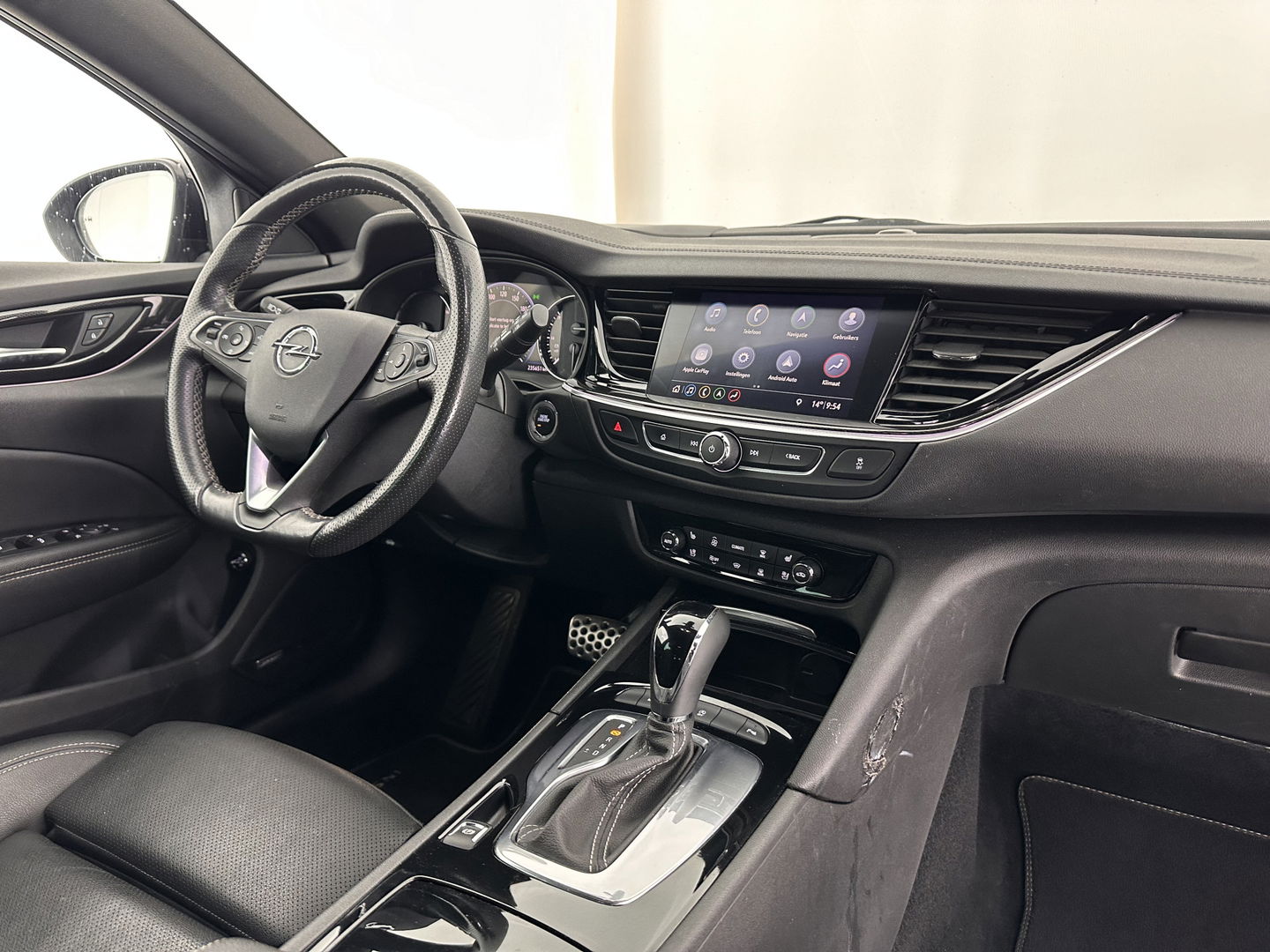 Opel Insignia Sports Tourer 2.0 Turbo GS-Sport-Line Aut. *FULL-LEATHER | BOSE-SOUND | HEAD-UP | ADAPT.CRUISE | FULL-LED | MEMORY-PACK | SPORT/HEATED/COOLED/MASSAGE-SEATS  | NAVI-FULLMAP | GREY-WRAPPED | KEYLESS | CAMERA | CARPLAY | LANE-ASSIST