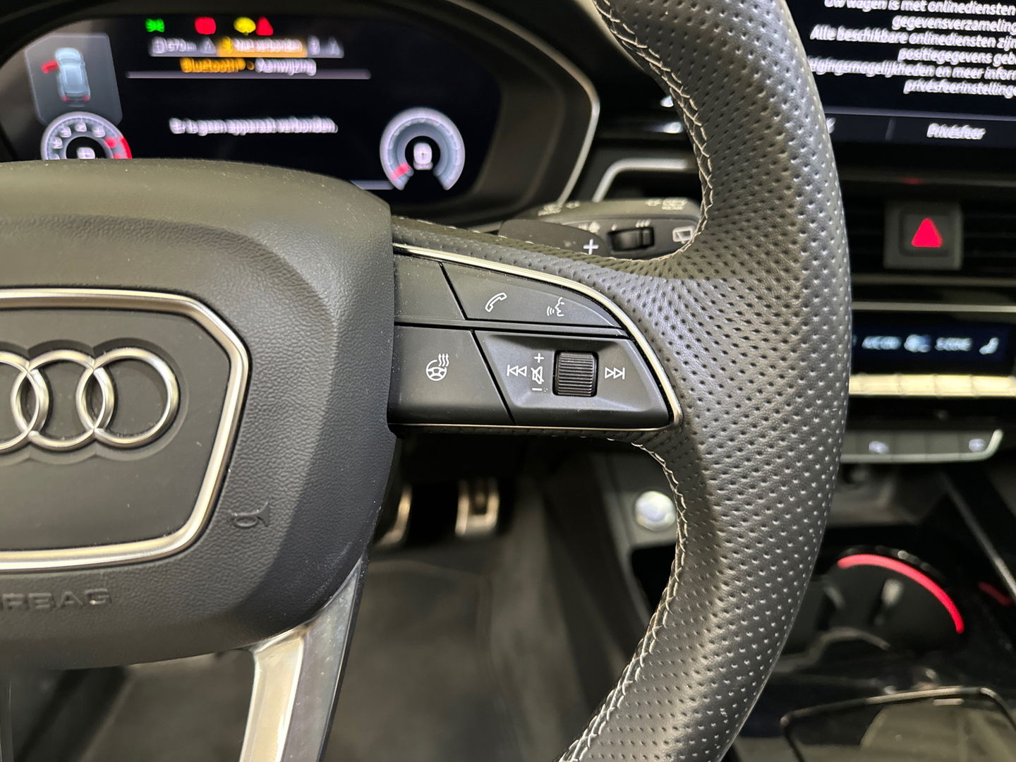 Audi A4 Avant 40 TFSI 3X S-Line|Pano|RS Seat|Keyl|B&O|Headup