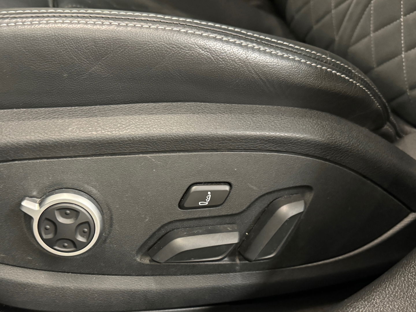 Audi A4 Avant 40 TFSI 3X S-Line|Pano|RS Seat|Keyl|B&O|Headup