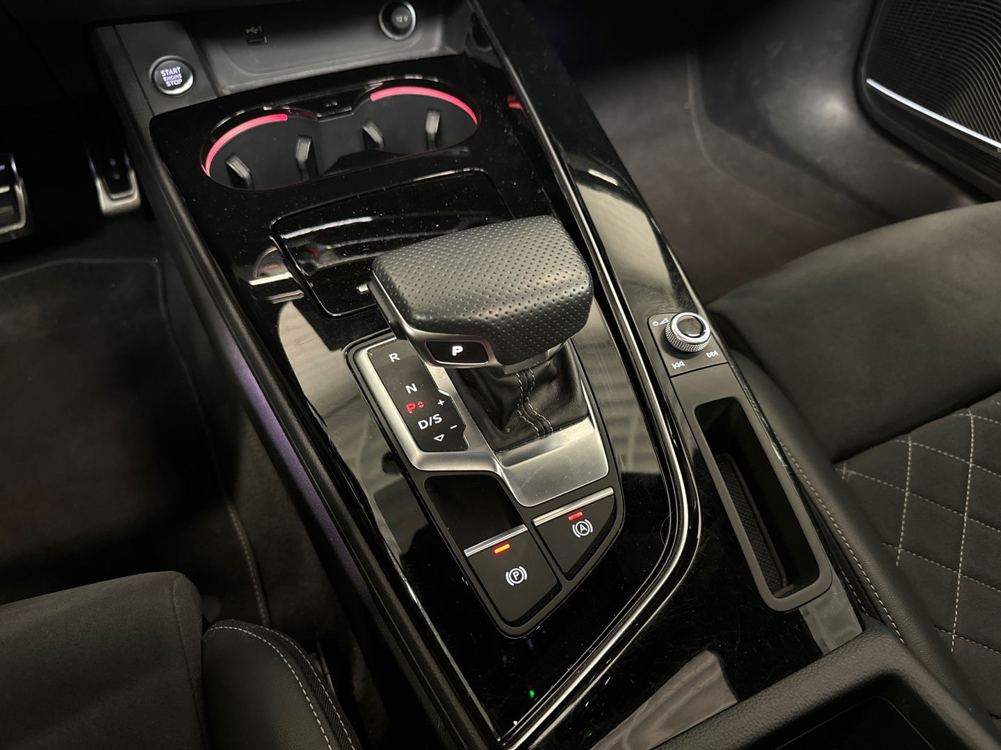 Audi A4 Avant 40 TFSI 3X S-Line|Pano|RS Seat|Keyl|B&O|Headup
