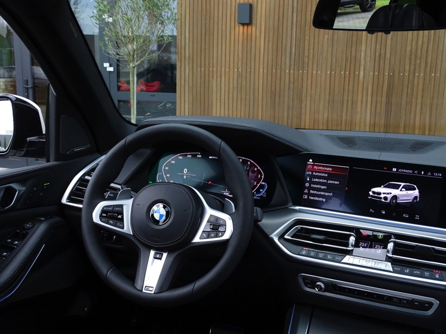 BMW X5 45e 394PK / M-Sport / Skylounge / Harman Kardon / LED