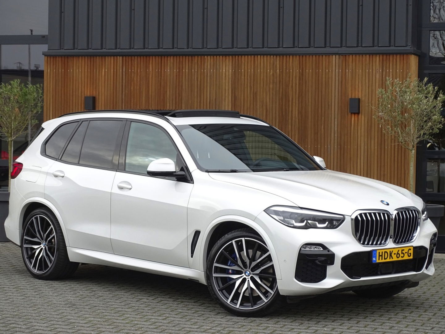 BMW X5 45e 394PK / M-Sport / Skylounge / Harman Kardon / LED