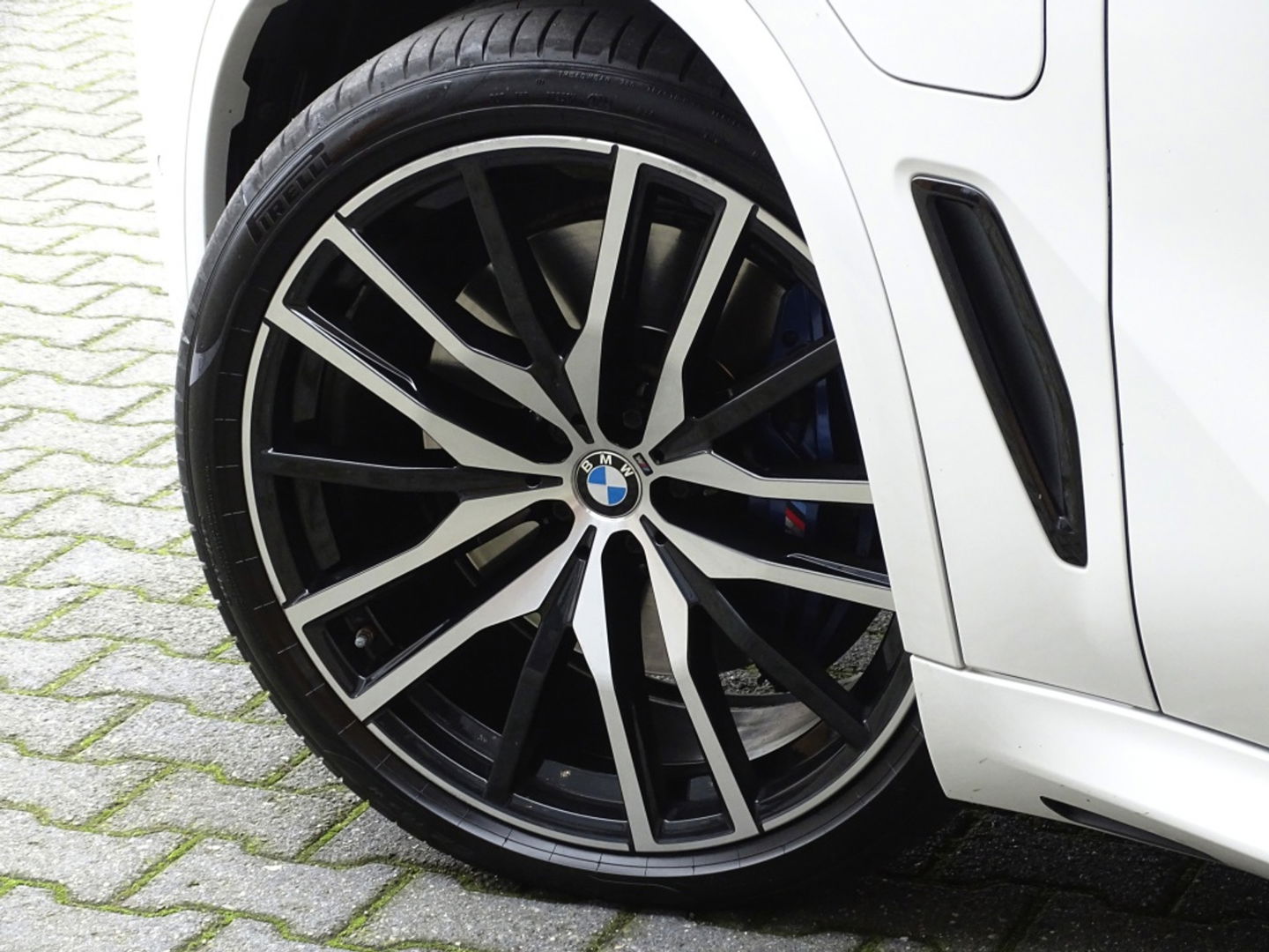 BMW X5 45e 394PK / M-Sport / Skylounge / Harman Kardon / LED