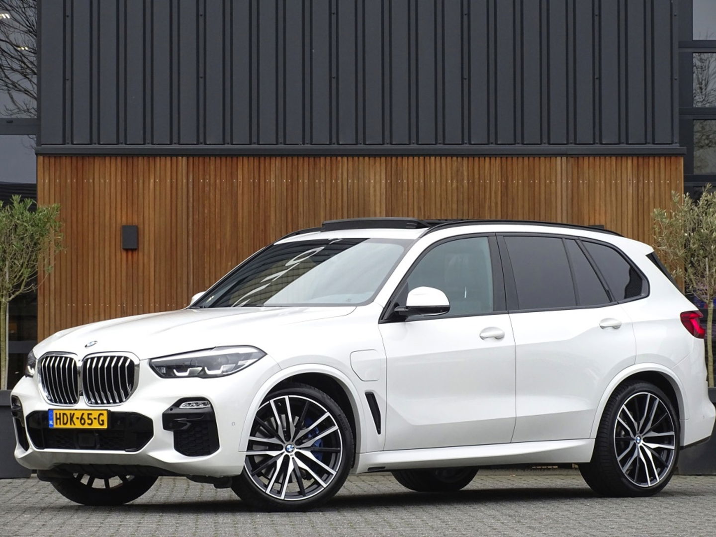 BMW X5 45e 394PK / M-Sport / Skylounge / Harman Kardon / LED