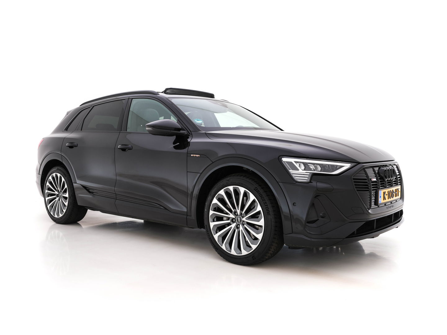 Audi e-tron 50 Quattro S-Line-Edition 71 kWh [ 3-Fase ] (INCL-BTW) *PANO | LEATHER-ALCANTARA | DIGI-COCKPIT | FULL-LED | ADAPTIVE-CRUISE | MEMORY-PACK | SPORT-SEATS | AIR-SUSPENSION | NAVI-FULLMAP | HEATED-SEATS | DAB | SHIFT-PADDLES |  21''ALU*
