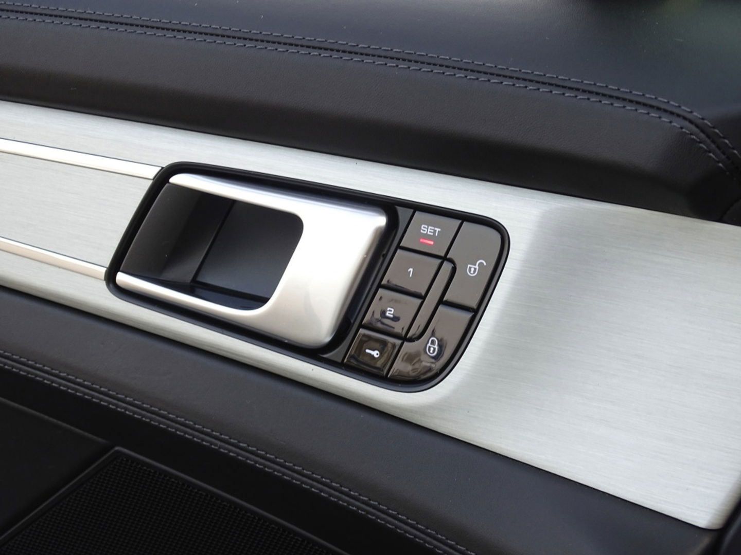 Porsche Panamera 4.0 V8 Turbo 550PK / Sport chrono / Alcantara / Bose / LED