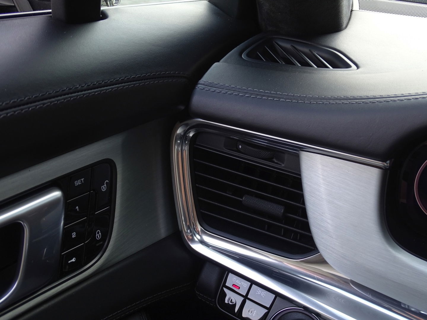 Porsche Panamera 4.0 V8 Turbo 550PK / Sport chrono / Alcantara / Bose / LED