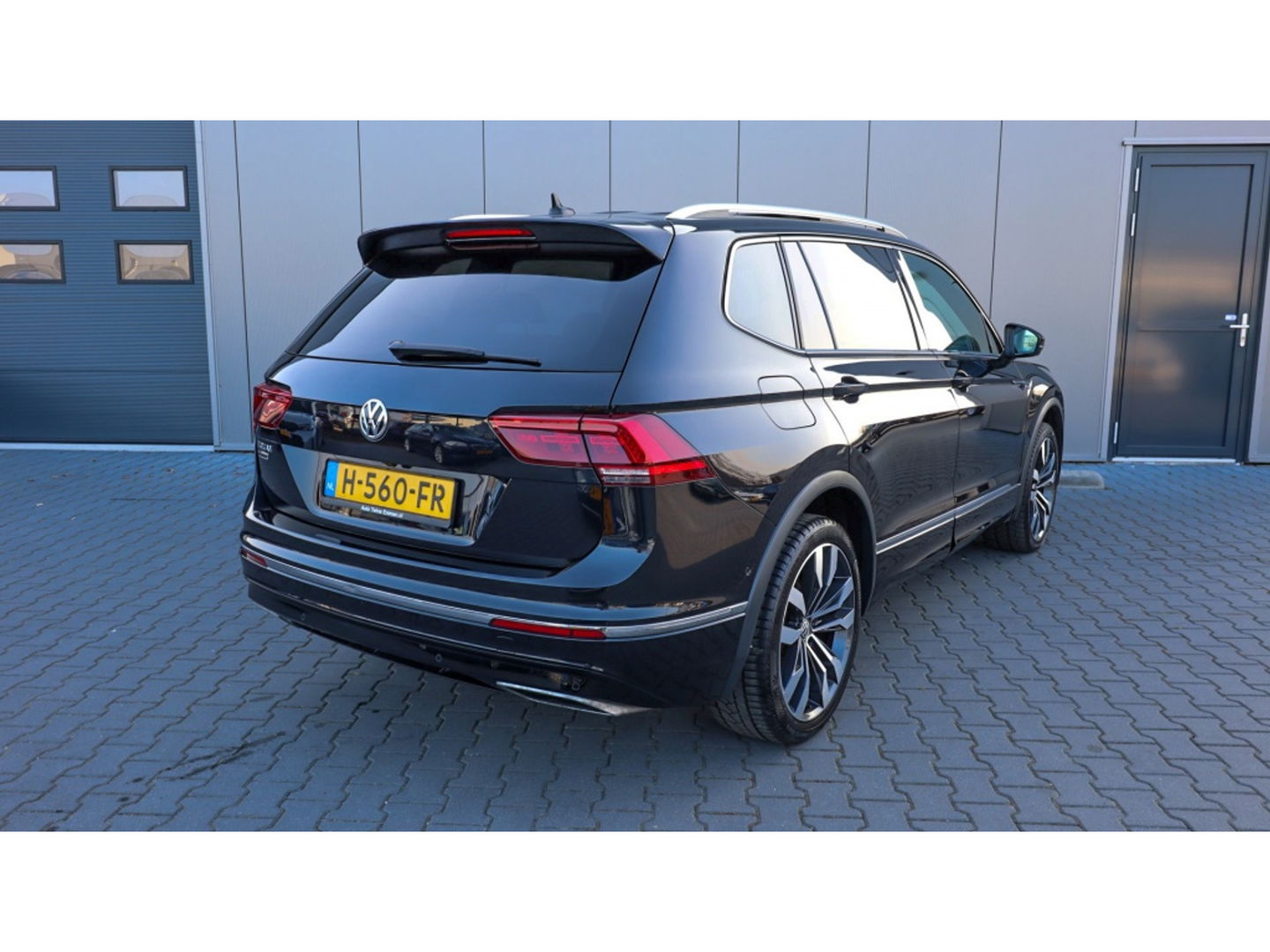 Volkswagen Tiguan Allspace 1.5 TSI HL Bus. R. | 3X R-Line | Trekhaak | Pano VERKOCHT