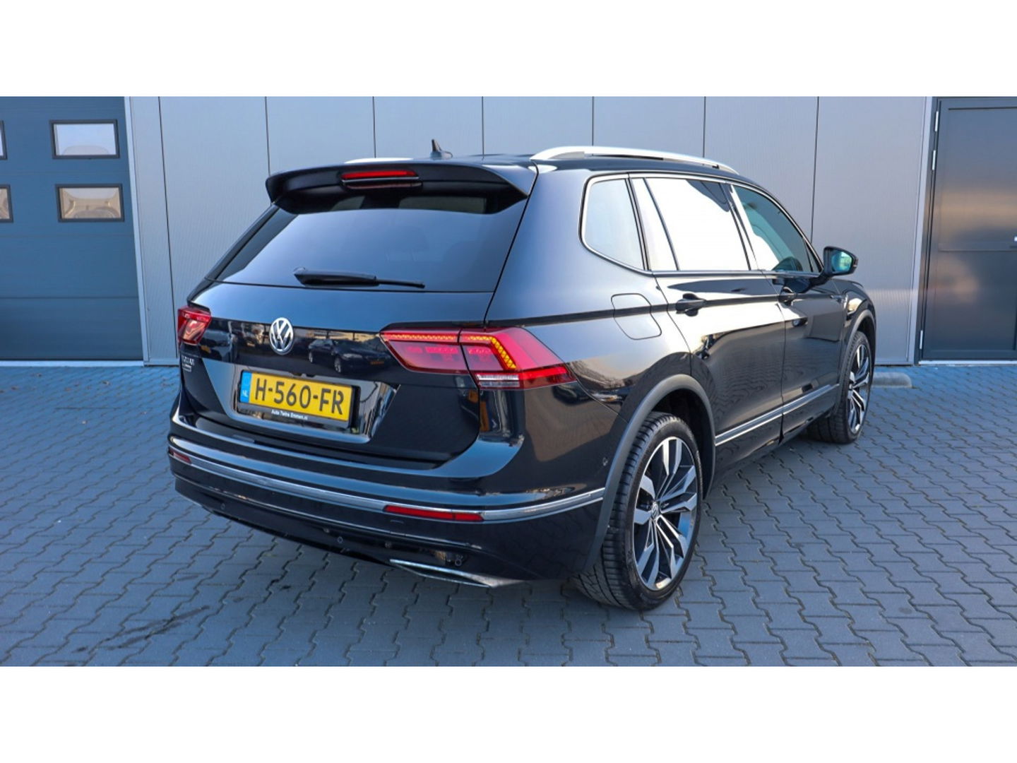 Volkswagen Tiguan Allspace 1.5 TSI HL Bus. R. | 3X R-Line | Trekhaak | Pano VERKOCHT