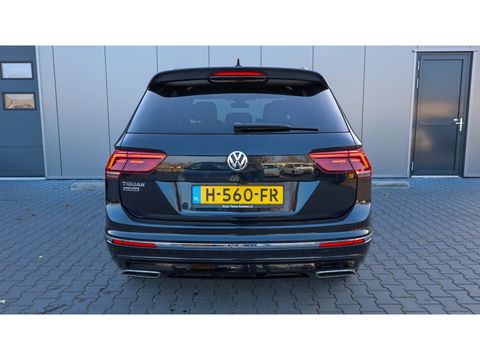 Volkswagen Tiguan Allspace 1.5 TSI HL Bus. R. | 3X R-Line | Trekhaak | Pano VERKOCHT