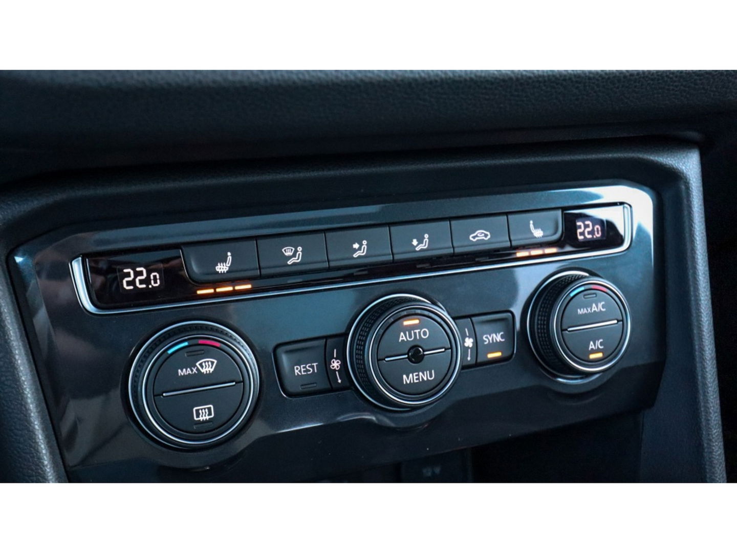 Volkswagen Tiguan Allspace 1.5 TSI HL Bus. R. | 3X R-Line | Trekhaak | Pano VERKOCHT