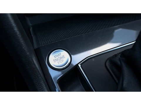 Volkswagen Tiguan Allspace 1.5 TSI HL Bus. R. | 3X R-Line | Trekhaak | Pano VERKOCHT