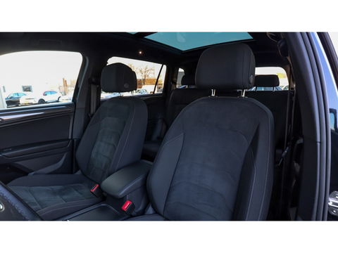 Volkswagen Tiguan Allspace 1.5 TSI HL Bus. R. | 3X R-Line | Trekhaak | Pano VERKOCHT