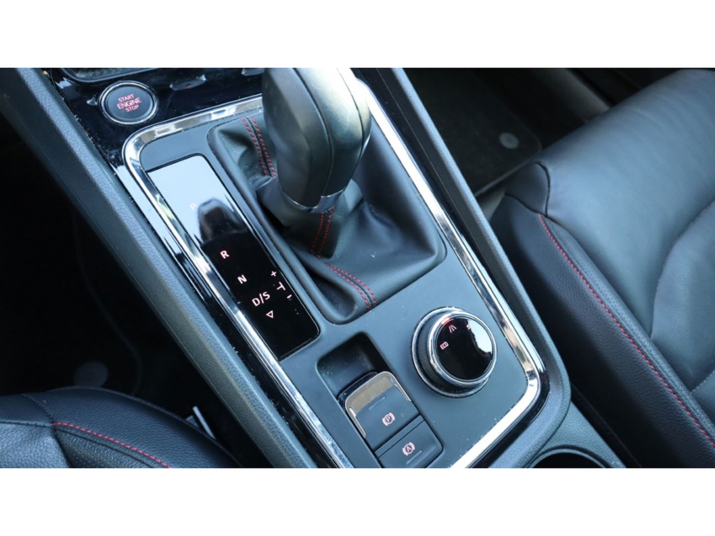SEAT Ateca 1.5 TSI FR | Led | Panoramadak | Leder | alle opties VERKOCHT