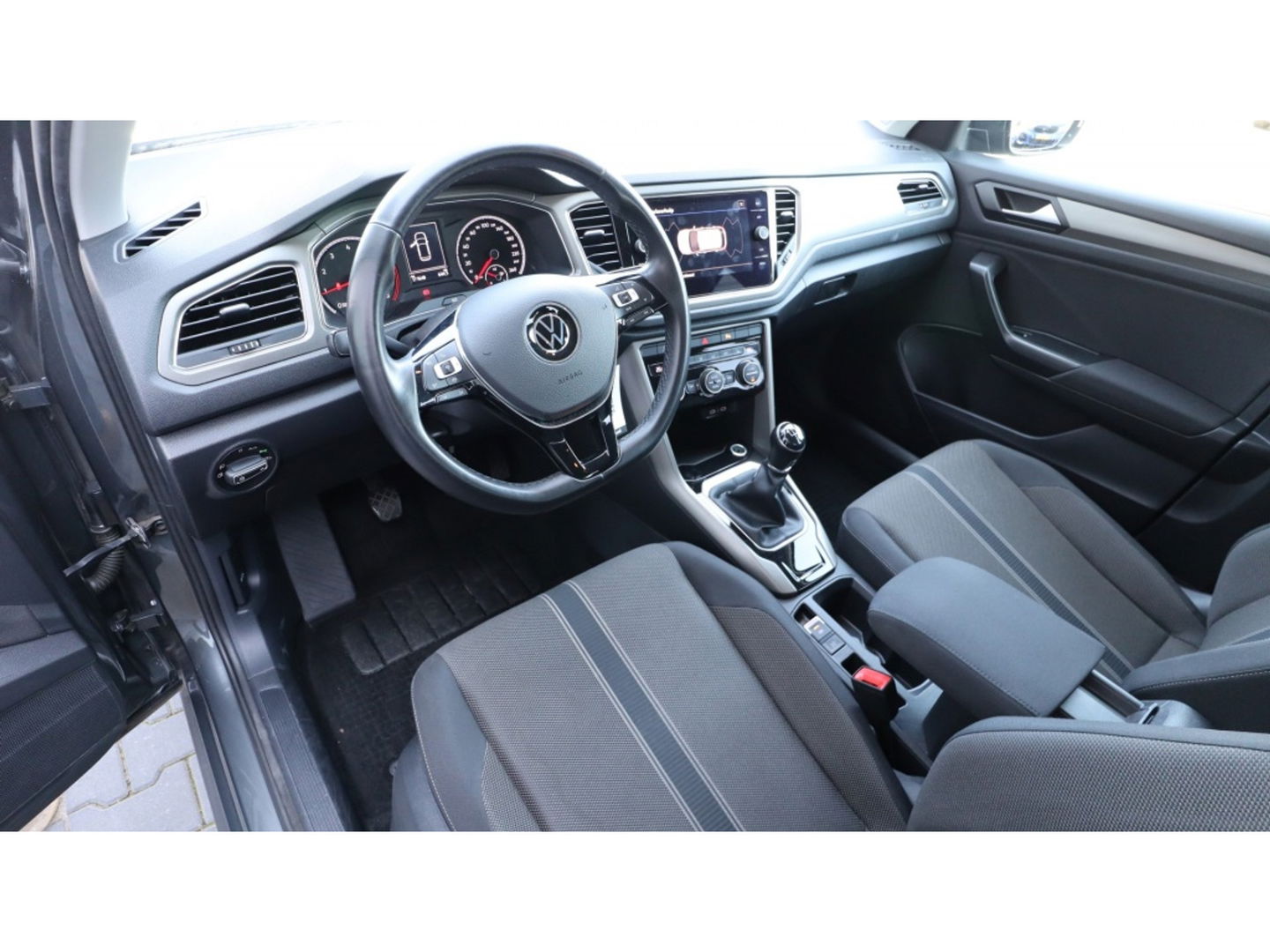 Volkswagen T-Roc 1.5 TSI Sport | Led Koplampen | Apple Android | Adaptief cruise