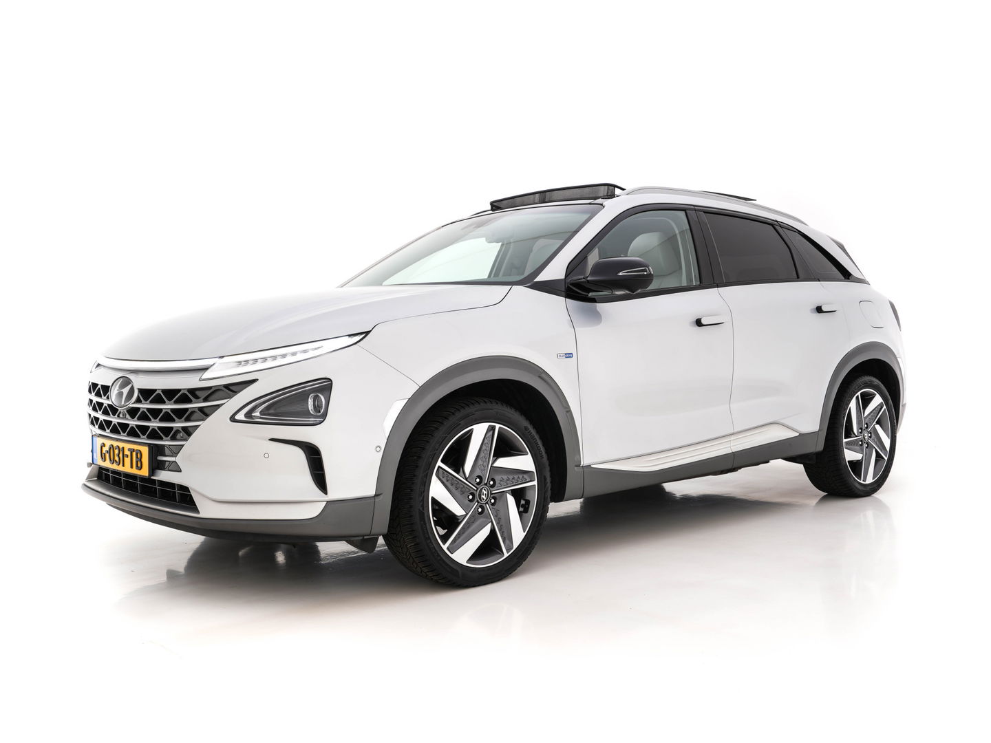 Hyundai NEXO FCEV Plus Pack [ HYDROGENIUM ] (INCL-BTW) (WATERSTOF) *PANO | NAPPA-FULL-LEATHER | NAVI-FULLMAP | ADAPT.CRUISE |  FULL-LED | KEYLESS | DAB |  KRELL-AUDIO | WIDESCREEN-COCKPIT | SURROUND-VIEW | SHIFT-PADDLES | COMFORT-SEATS