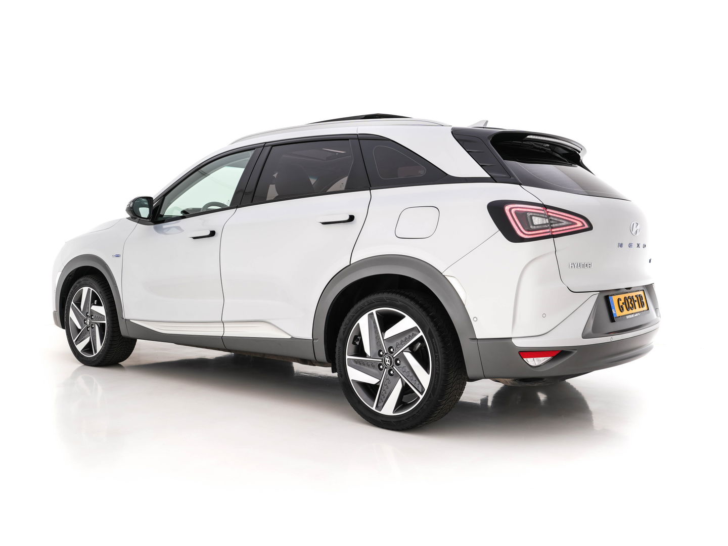 Hyundai NEXO FCEV Plus Pack [ HYDROGENIUM ] (INCL-BTW) (WATERSTOF) *PANO | NAPPA-FULL-LEATHER | NAVI-FULLMAP | ADAPT.CRUISE |  FULL-LED | KEYLESS | DAB |  KRELL-AUDIO | WIDESCREEN-COCKPIT | SURROUND-VIEW | SHIFT-PADDLES | COMFORT-SEATS