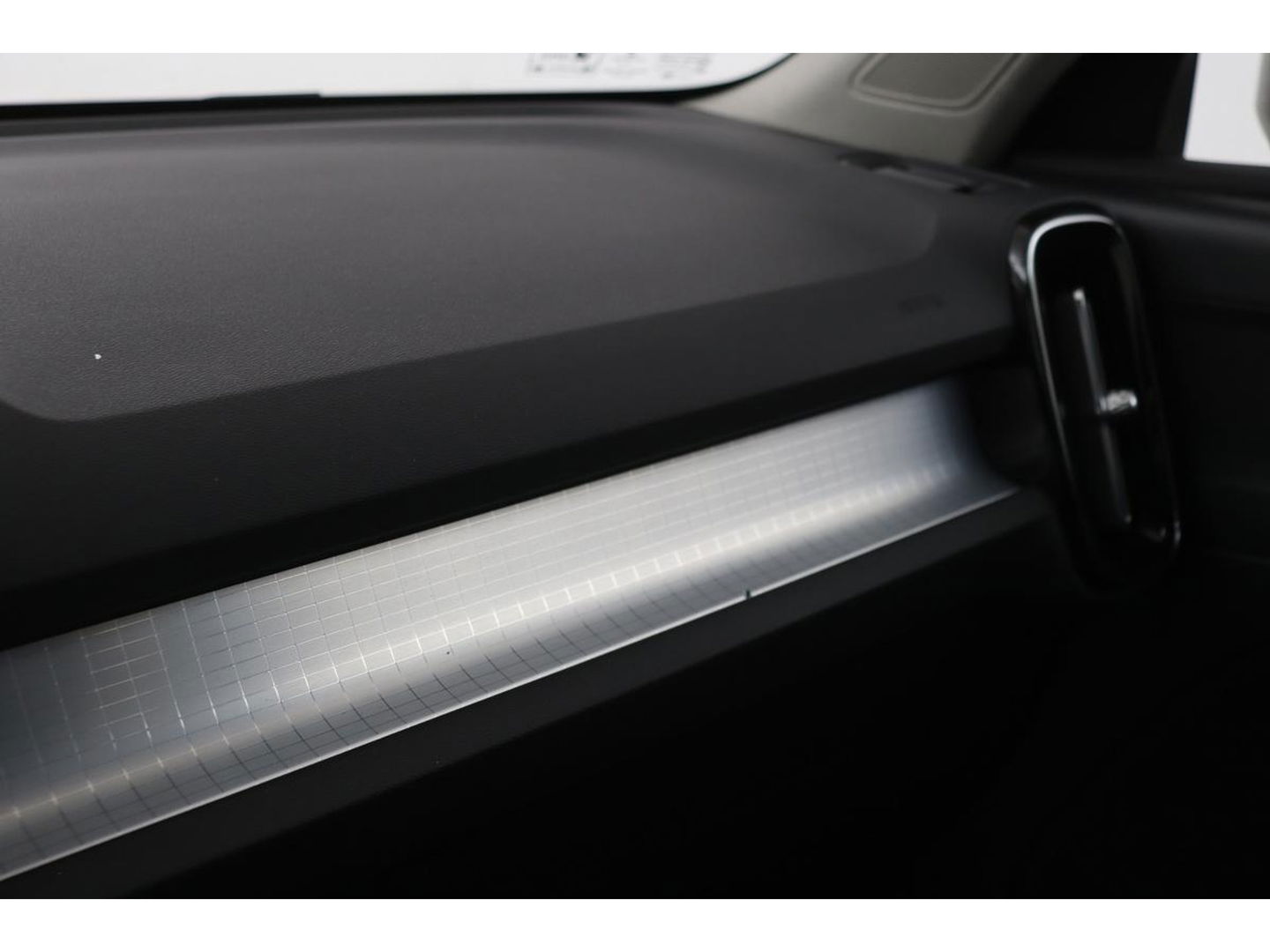 Volvo XC40 1.5 T2 Business Pro | Adaptive cruise | Stoel & stuurverwarming | Carplay | Camera | Navigatie | Full LED | Dodehoek detectie | Keyless | Climate control | PDC | Bluetooth