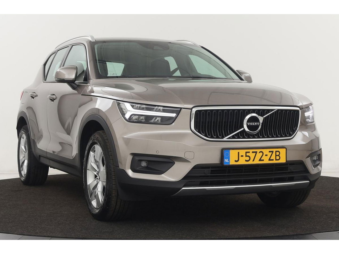 Volvo XC40 1.5 T2 Business Pro | Adaptive cruise | Stoel & stuurverwarming | Carplay | Camera | Navigatie | Full LED | Dodehoek detectie | Keyless | Climate control | PDC | Bluetooth