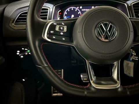 Volkswagen T-Roc 1.5 TSI Sport R-Line Pano CarPlay ACC NAP