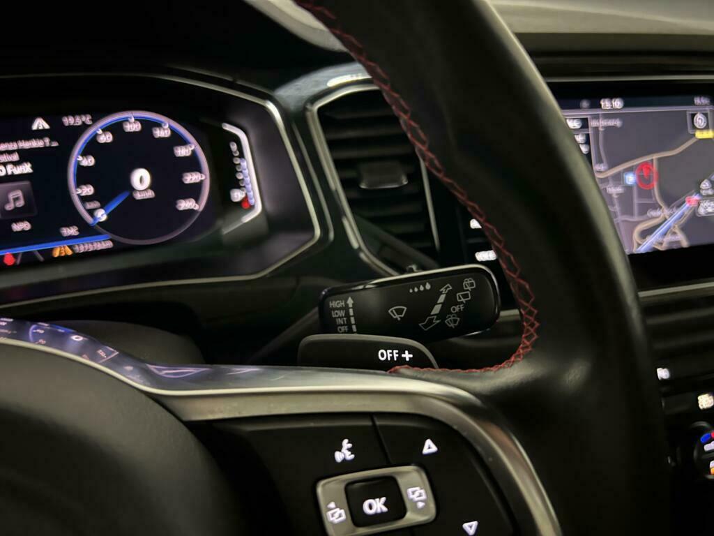 Volkswagen T-Roc 1.5 TSI Sport R-Line Pano CarPlay ACC NAP