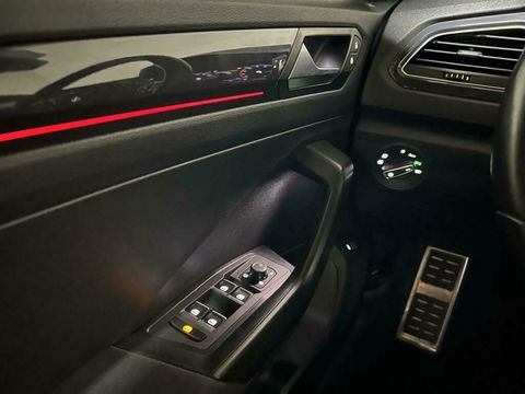Volkswagen T-Roc 1.5 TSI Sport R-Line Pano CarPlay ACC NAP
