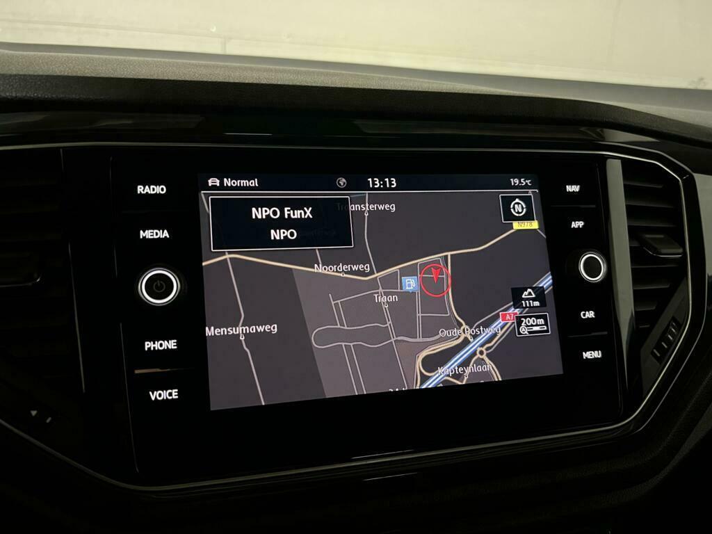 Volkswagen T-Roc 1.5 TSI Sport R-Line Pano CarPlay ACC NAP