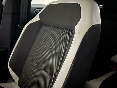 Volkswagen T-Roc 1.5 TSI Sport R-Line Pano CarPlay ACC NAP