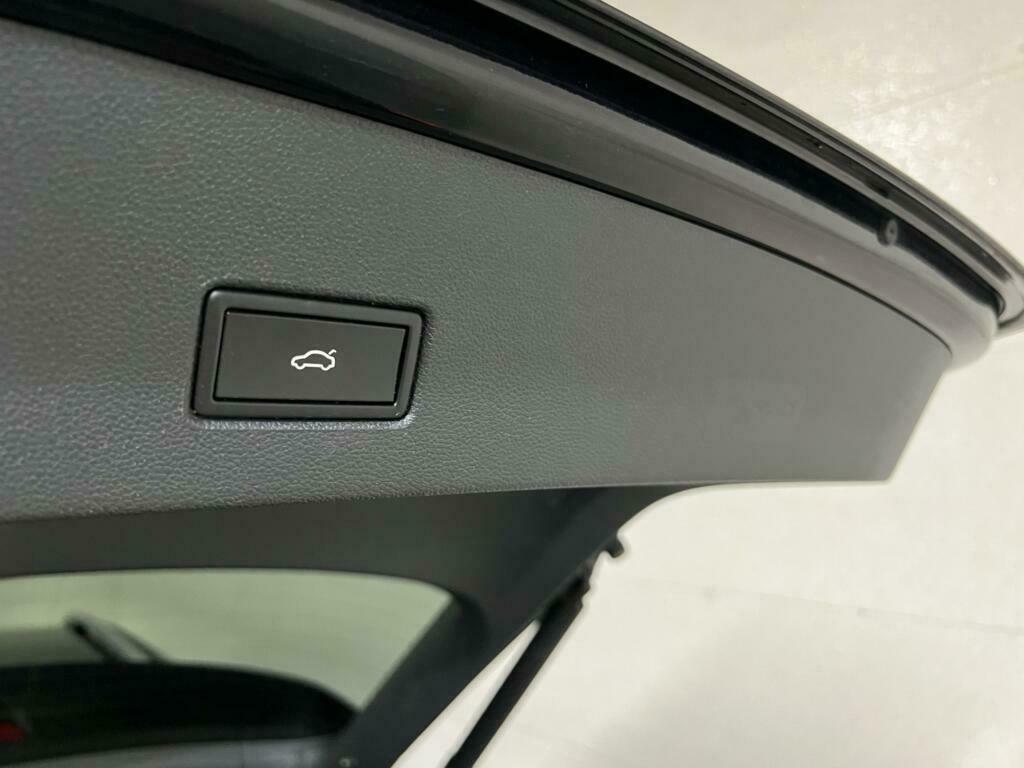 Volkswagen T-Roc 1.5 TSI Sport R-Line Pano CarPlay ACC NAP