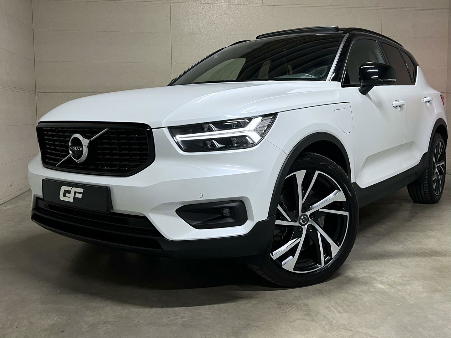 Volvo XC40 1.5 T5 Recharge R-Design Pano Navi Camera Cruise