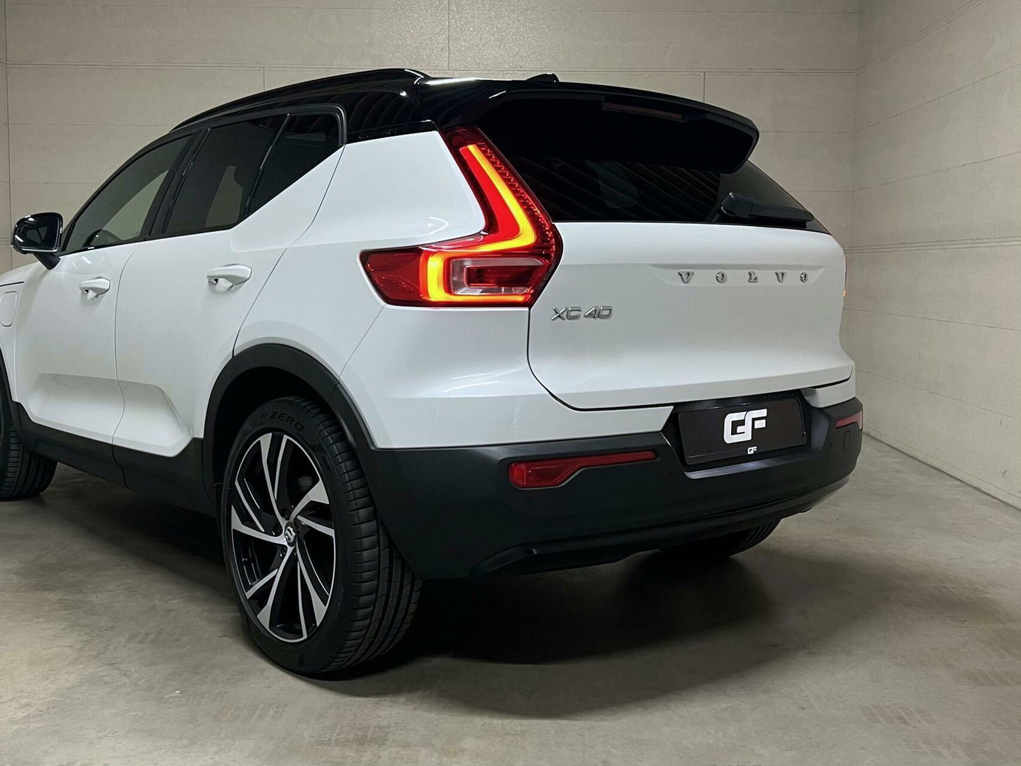 Volvo XC40 1.5 T5 Recharge R-Design Pano Navi Camera Cruise