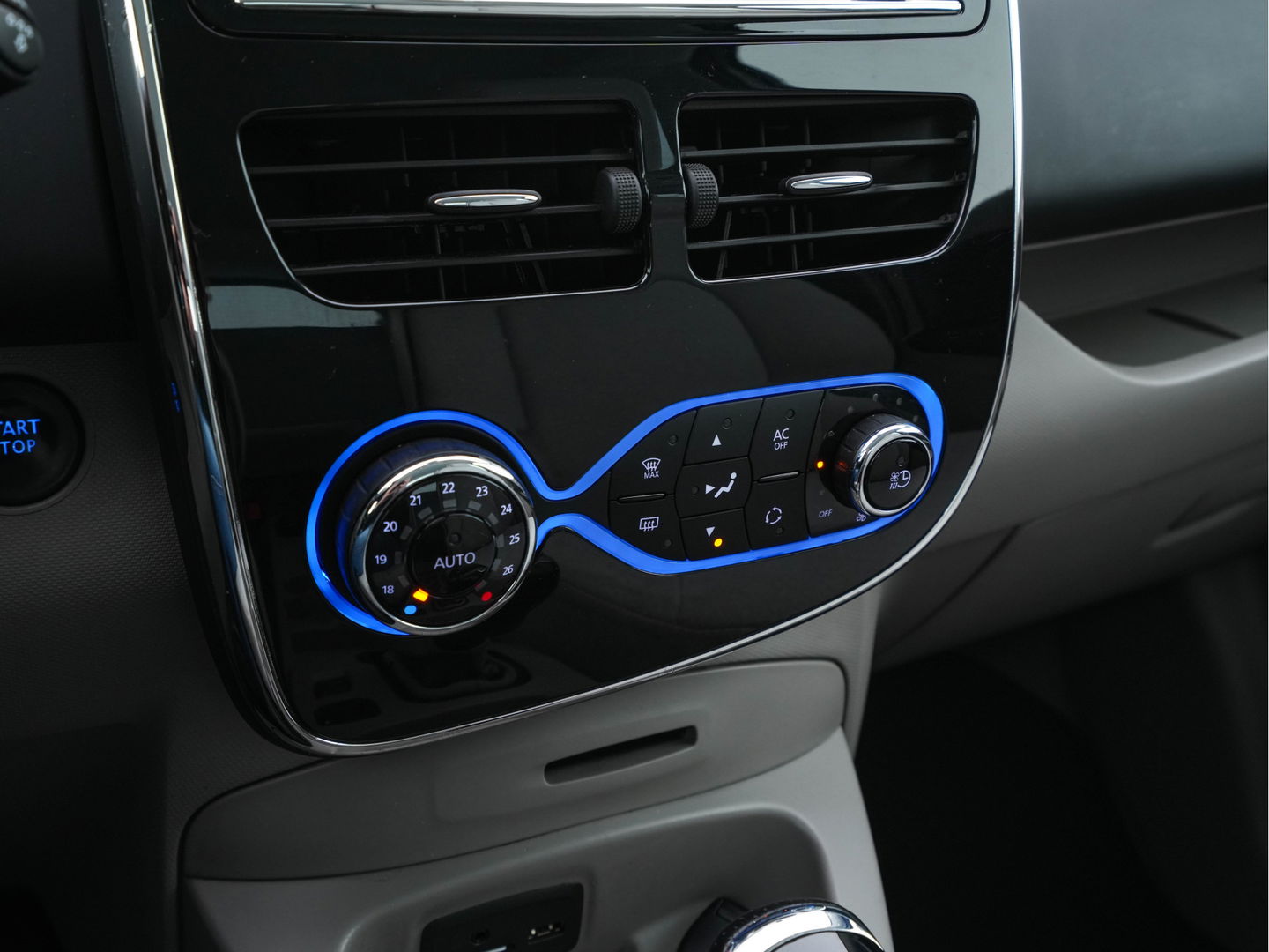 Renault ZOE Q210 Zen Quickcharge 22 kWh (ex Accu) [ 3-Fase ] Aut. *NAVI-FULLMAP | DIGI-COCKPIT | KEYLESS | CAMERA | COMFORT-SEATS | ECC | PDC | CRUISE | 17''ALU*