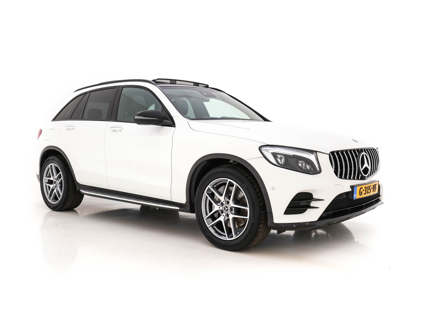 Mercedes-Benz GLC 250 4MATIC Premium AMG-Sportpack Aut. *PANO | LEATHER-MICROFIBRE | FULL-LED | BLINDSPOT | SPORT-SEATS | NAVI-FULLMAP | CAMERA | SHIFT-PADDLES | AMBIENT-LIGHT | HEATED-SEATS | TOWBAR | 19''ALU*