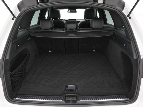 Mercedes-Benz GLC 250 4MATIC Premium AMG-Sportpack Aut. *PANO | LEATHER-MICROFIBRE | FULL-LED | BLINDSPOT | SPORT-SEATS | NAVI-FULLMAP | CAMERA | SHIFT-PADDLES | AMBIENT-LIGHT | HEATED-SEATS | TOWBAR | 19''ALU*
