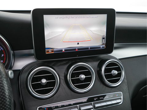 Mercedes-Benz GLC 250 4MATIC Premium AMG-Sportpack Aut. *PANO | LEATHER-MICROFIBRE | FULL-LED | BLINDSPOT | SPORT-SEATS | NAVI-FULLMAP | CAMERA | SHIFT-PADDLES | AMBIENT-LIGHT | HEATED-SEATS | TOWBAR | 19''ALU*
