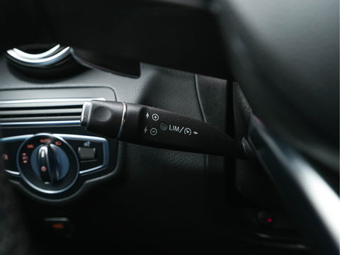 Mercedes-Benz GLC 250 4MATIC Premium AMG-Sportpack Aut. *PANO | LEATHER-MICROFIBRE | FULL-LED | BLINDSPOT | SPORT-SEATS | NAVI-FULLMAP | CAMERA | SHIFT-PADDLES | AMBIENT-LIGHT | HEATED-SEATS | TOWBAR | 19''ALU*